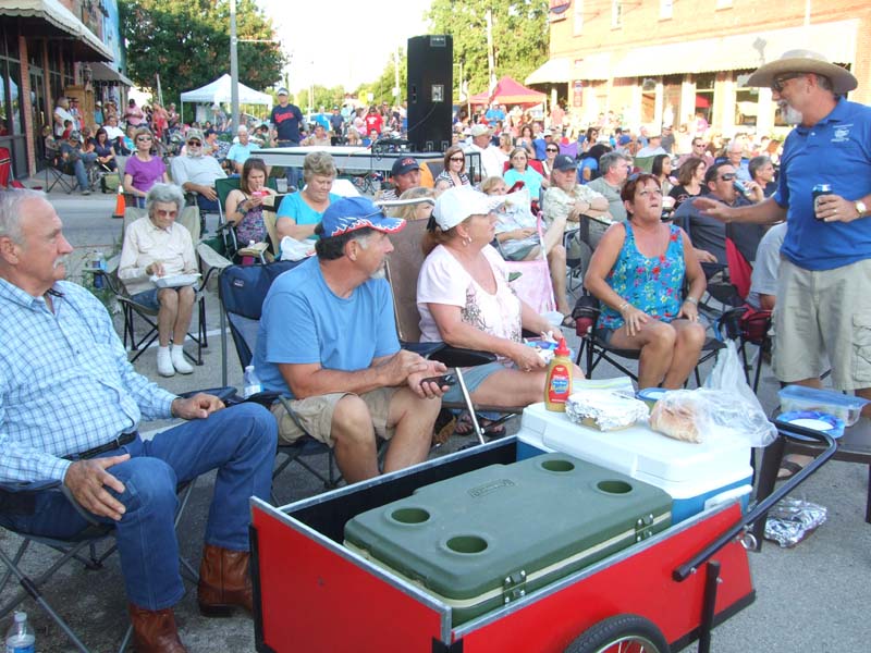 photo of fans at Josh Weathers Band concert